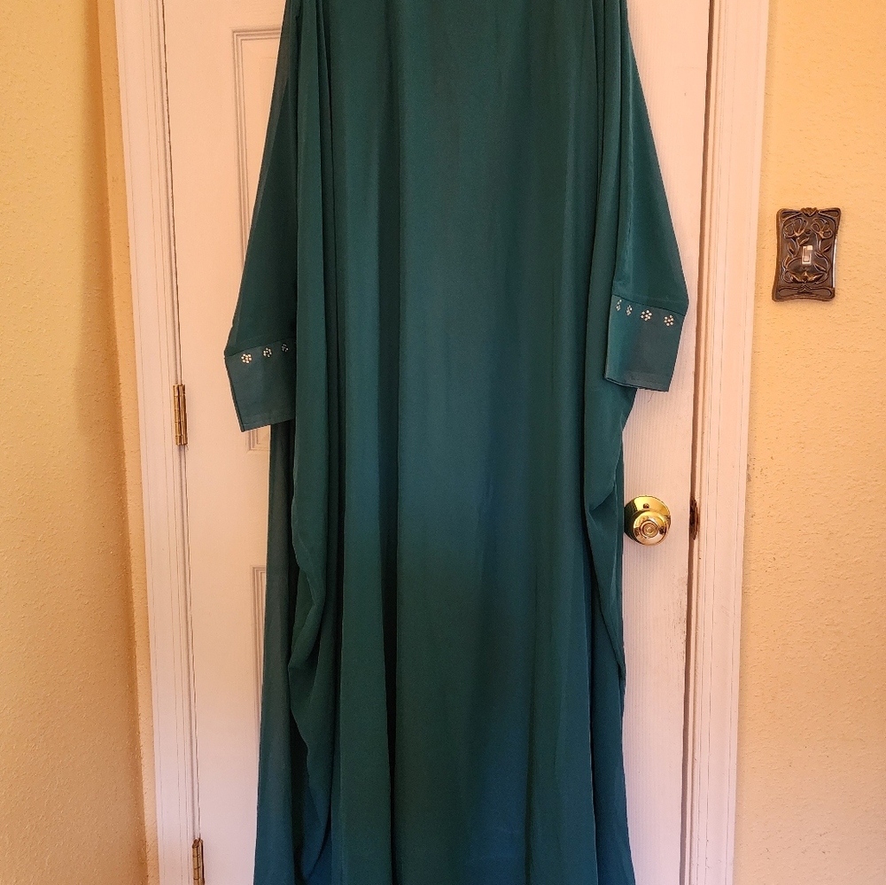 Beautiful,  elegant Kaftan in 💚